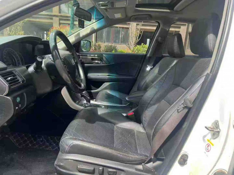 徐州14年本田雅阁4