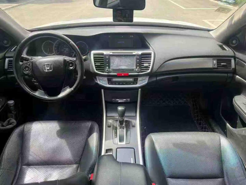 徐州14年本田雅阁5