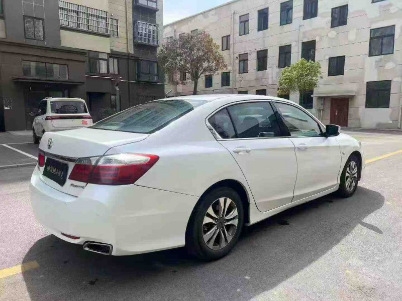 徐州14年本田雅阁8