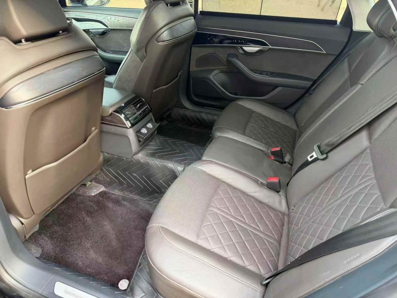 济宁21年奥迪A8L6
