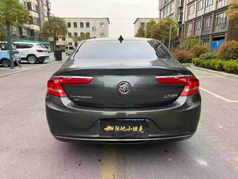 徐州17年别克君越9