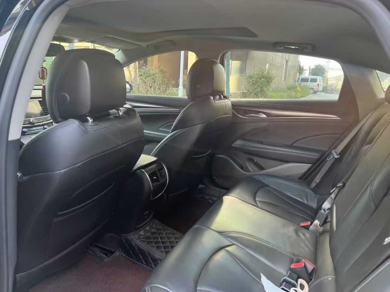 徐州20年别克君越6