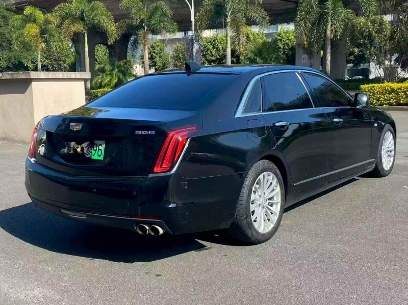 南平18年凯迪拉克CT68