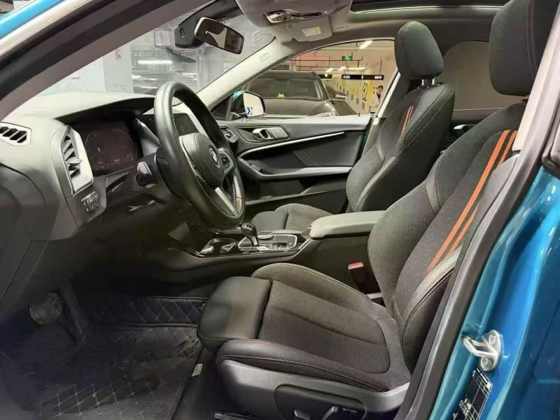 成都22年宝马2系5