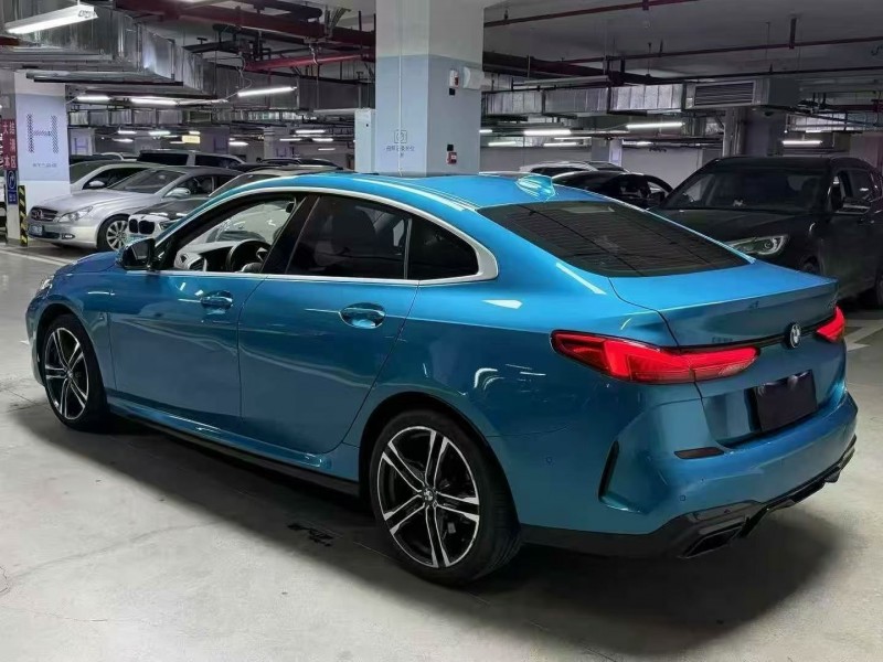 成都22年宝马2系8