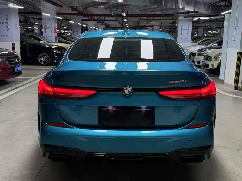 成都22年宝马2系9