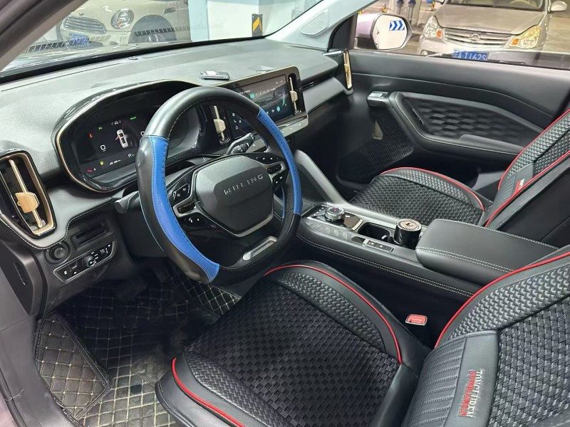 成都24年五菱汽车星云5