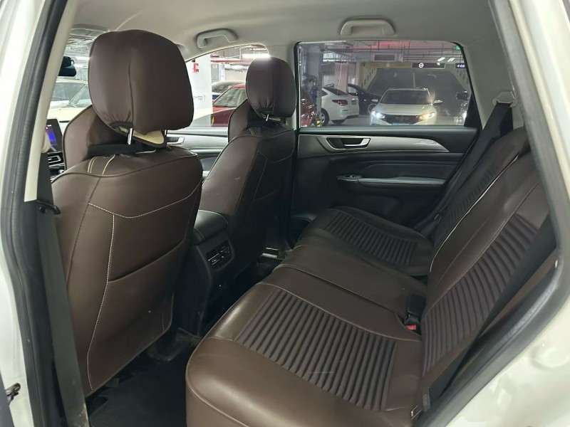 成都23年哈弗M64