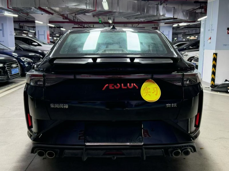 成都22年东风奕炫8