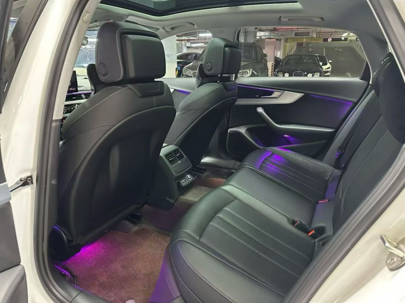 成都23年奥迪A4L3