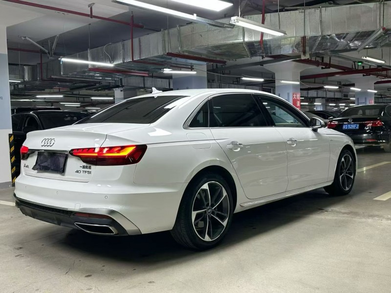 成都23年奥迪A4L4