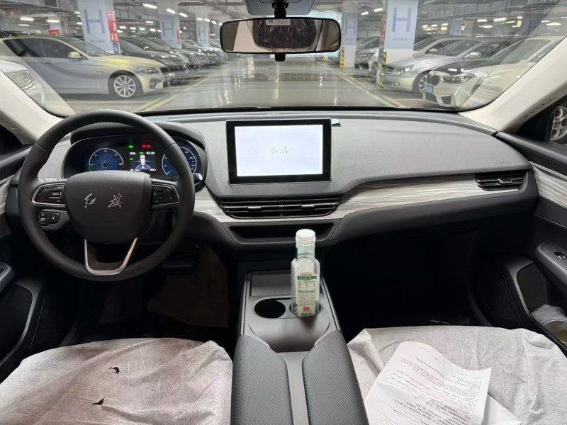 成都25年红旗E-QM54