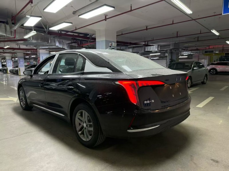 成都25年红旗E-QM57