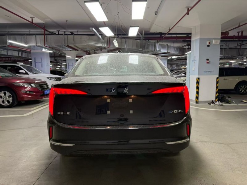 成都25年红旗E-QM58