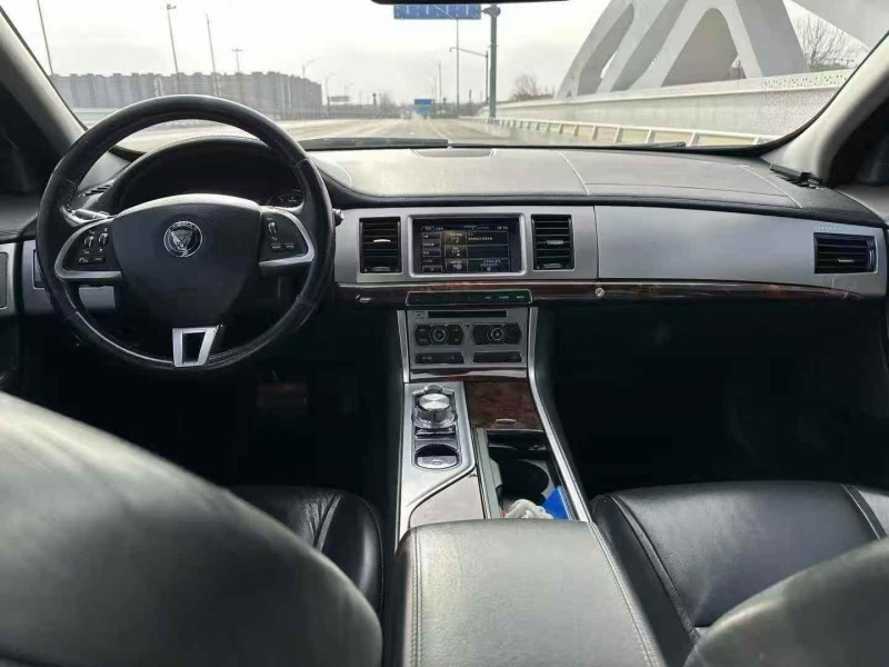 长治15年捷豹XF6