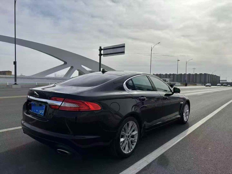 长治15年捷豹XF7