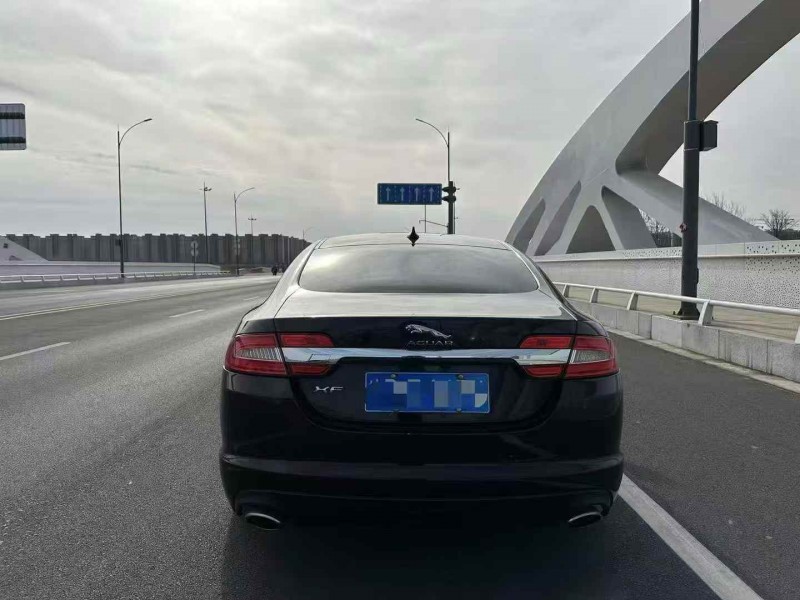 长治15年捷豹XF9