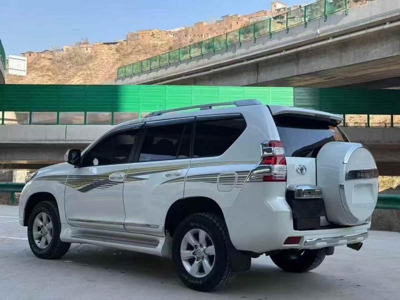 长治16年丰田普拉多7