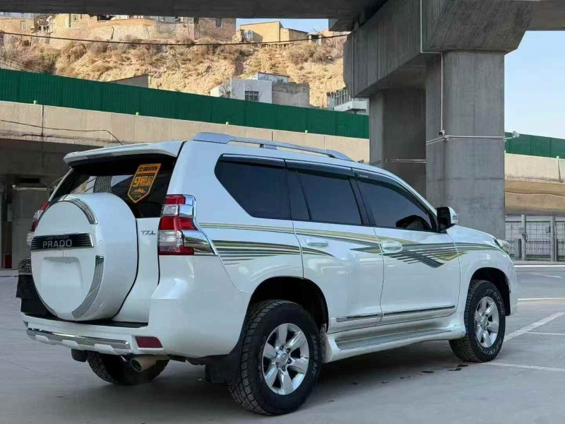 长治16年丰田普拉多8