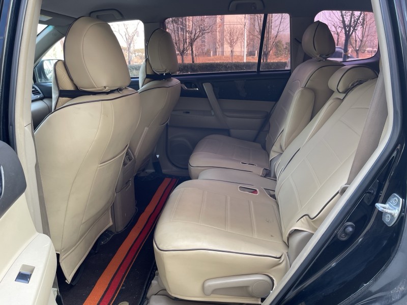 济宁13年丰田汉兰达7