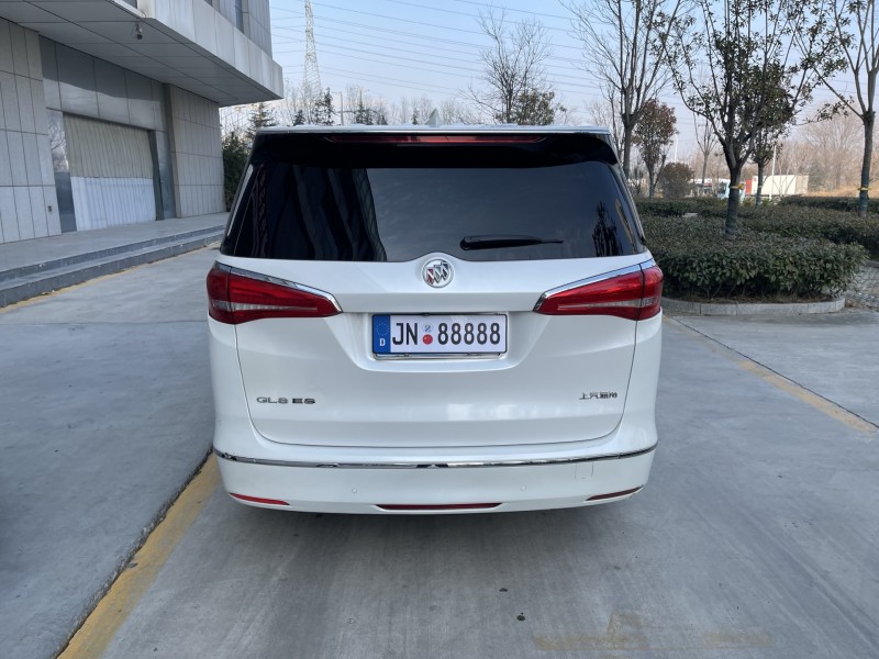 济宁17年别克GL89