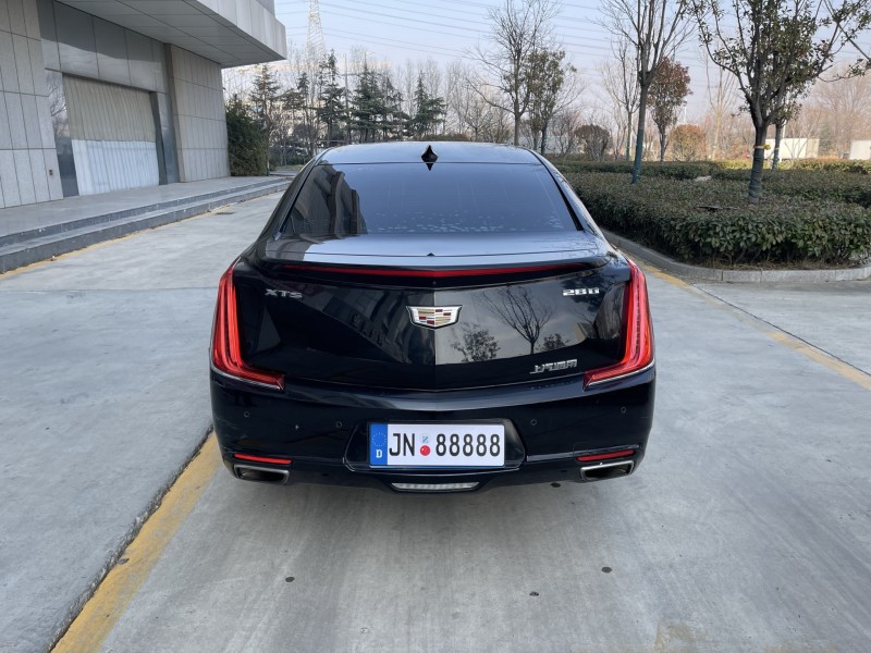 济宁19年凯迪拉克XTS8