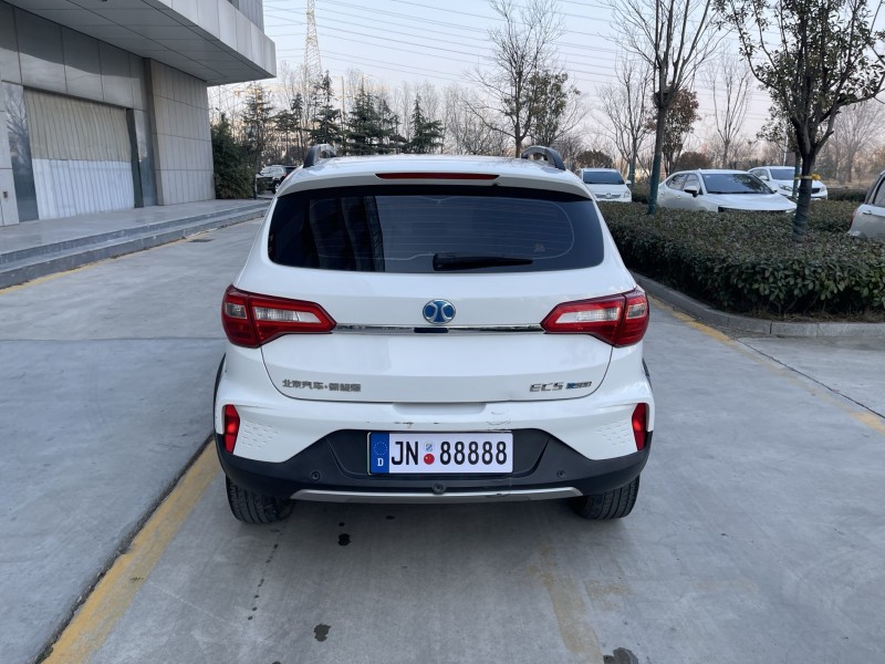 济宁21年北汽新能源EC系列8