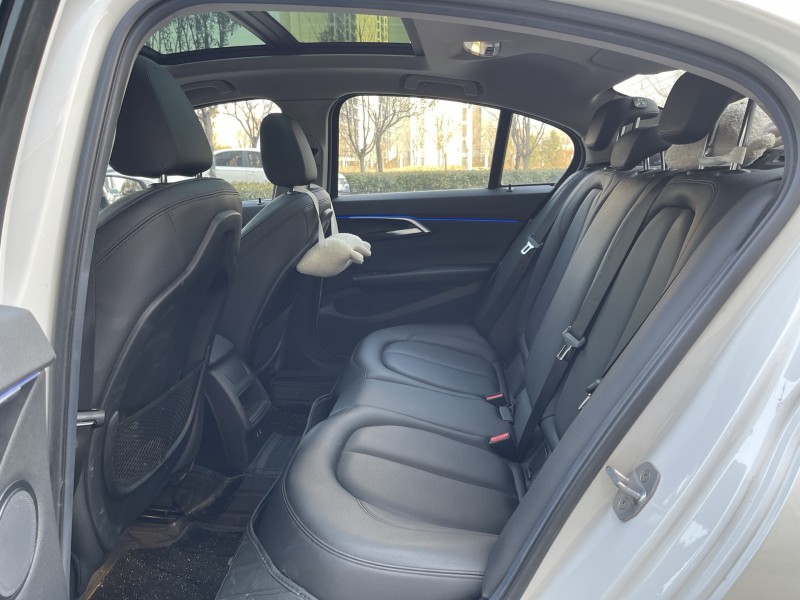 济宁19年宝马1系4