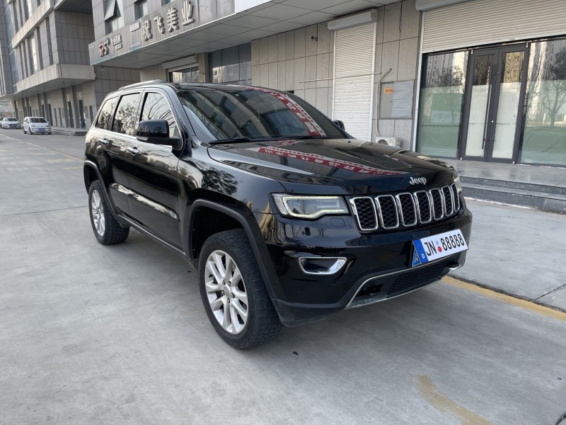 济宁19年Jeep大切诺基4