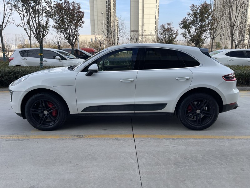 济宁15年保时捷Macan8