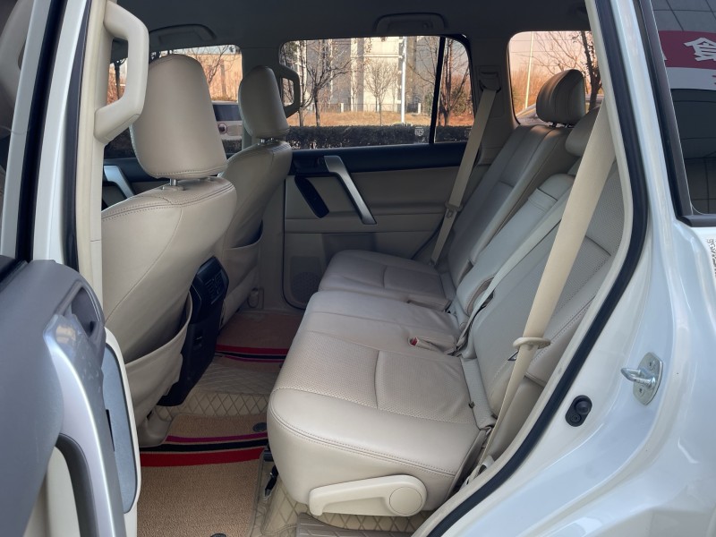 济宁18年丰田普拉多5