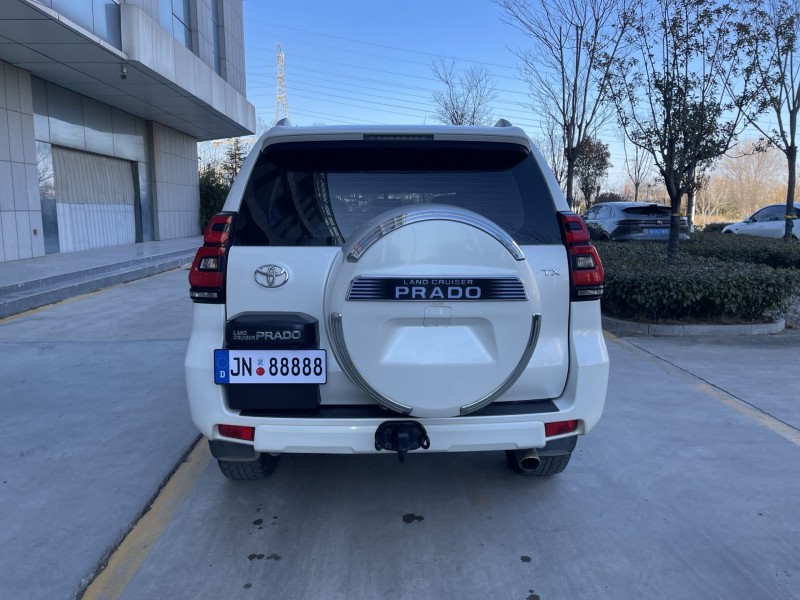 济宁18年丰田普拉多9