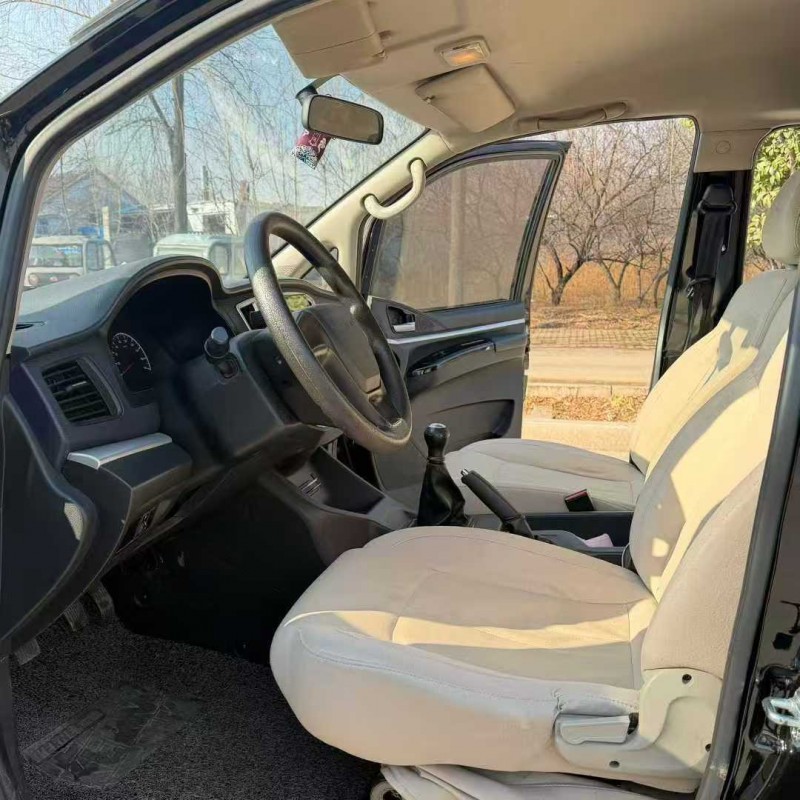 济宁22年东风菱智4