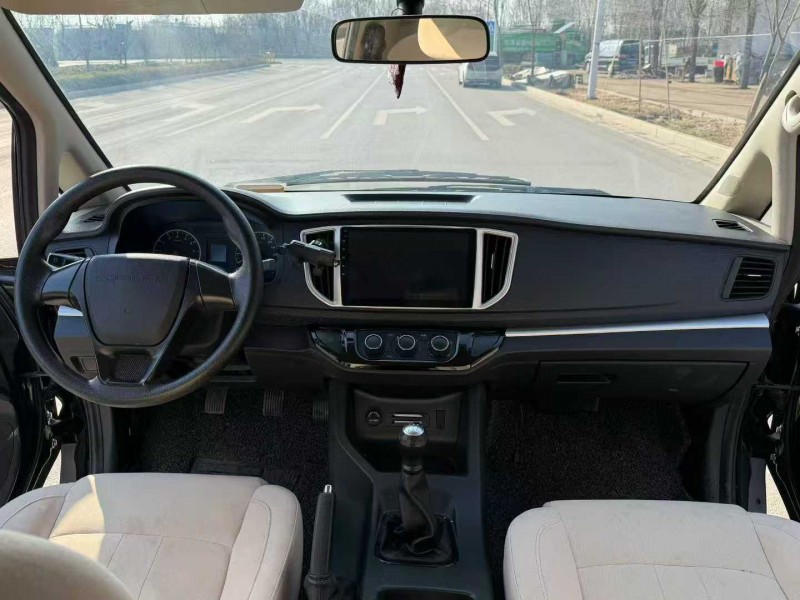 济宁22年东风菱智5