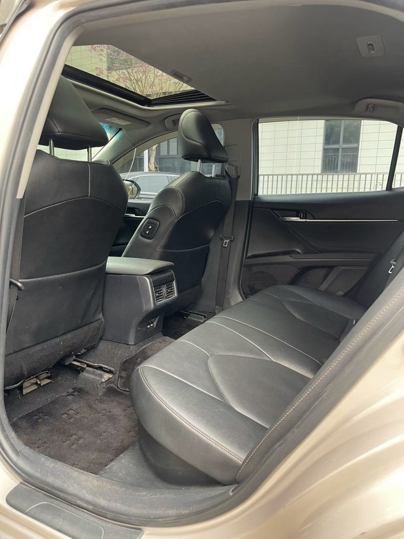 佛山21年丰田凯美瑞6