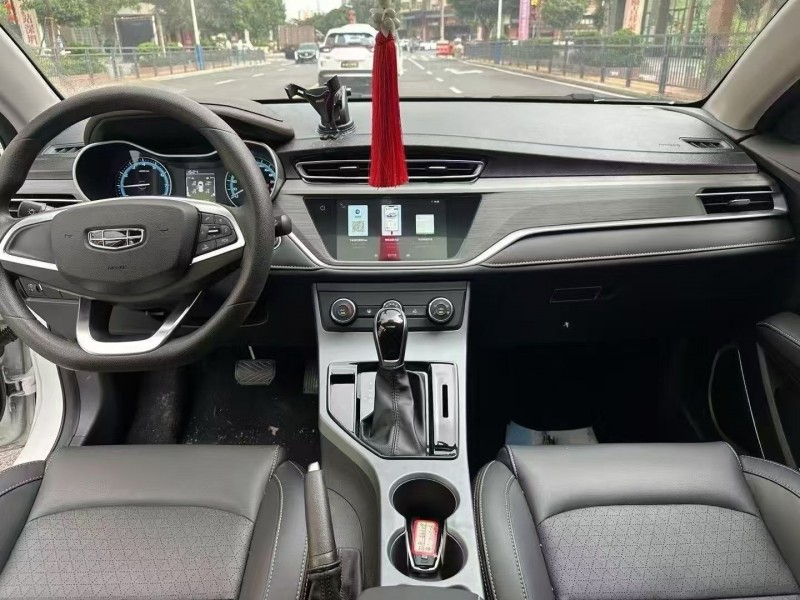 东莞22年吉利帝豪5