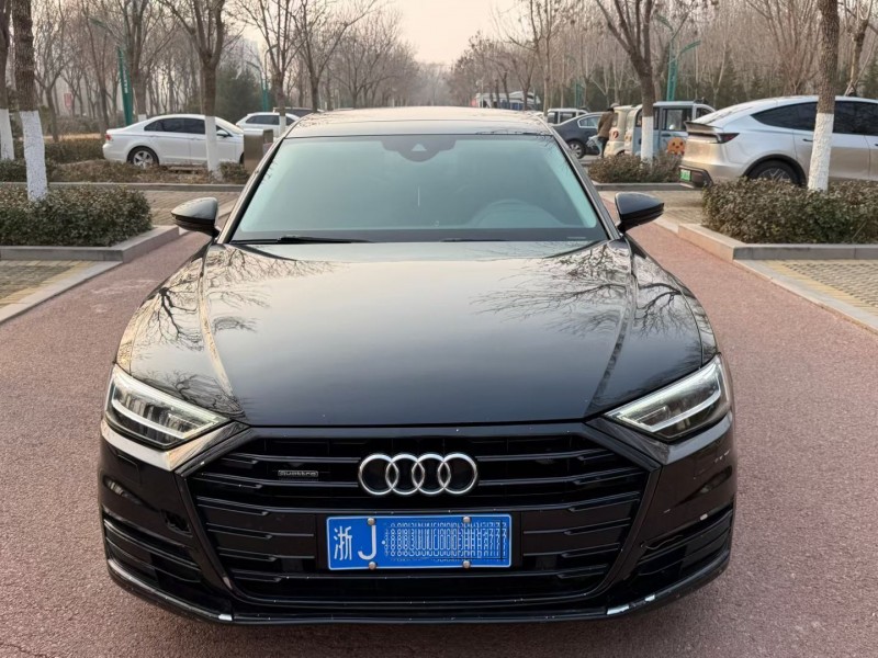 聊城21年奥迪A8L1