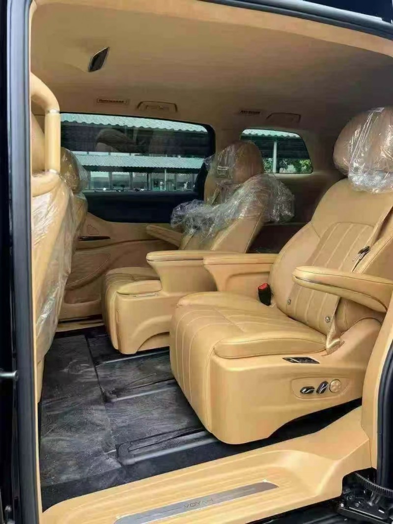 东莞25年岚图汽车梦想家6