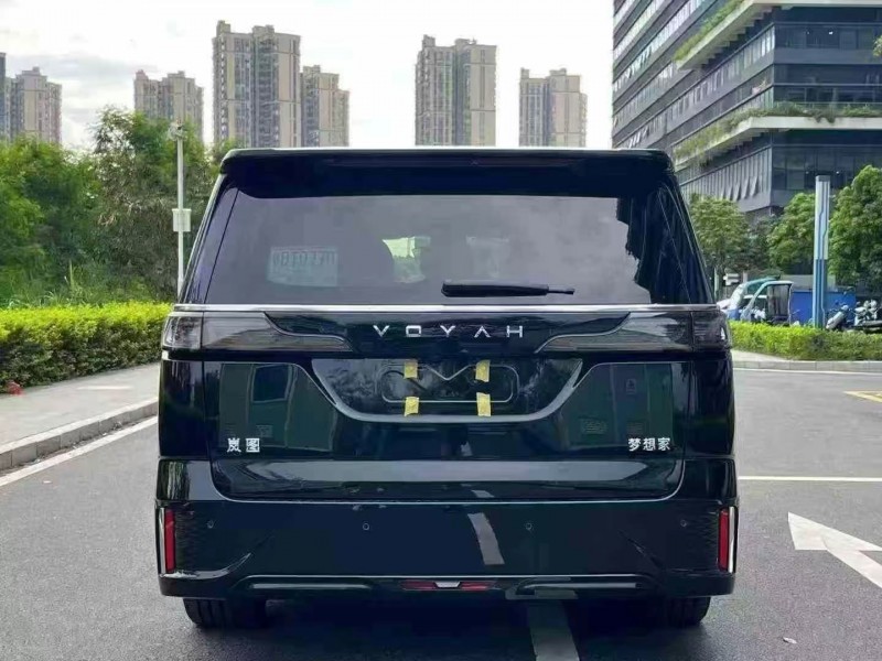 东莞25年岚图汽车梦想家9