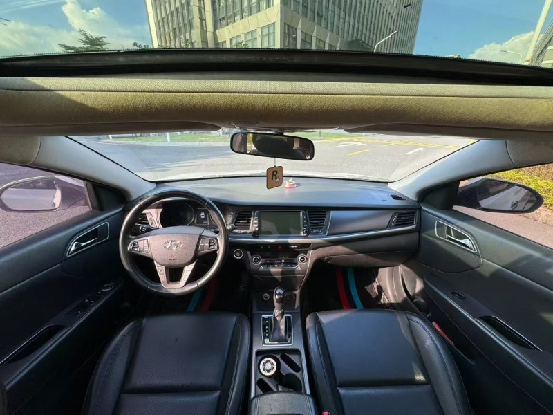 广州18年现代名图8