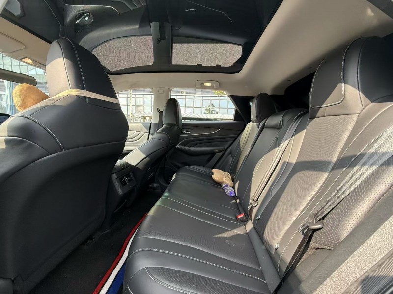 东莞23年启辰大V5