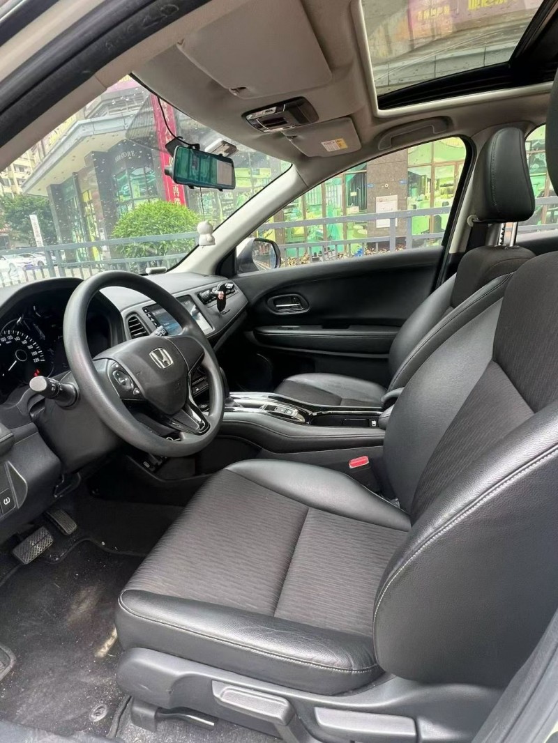 东莞22年本田缤智4