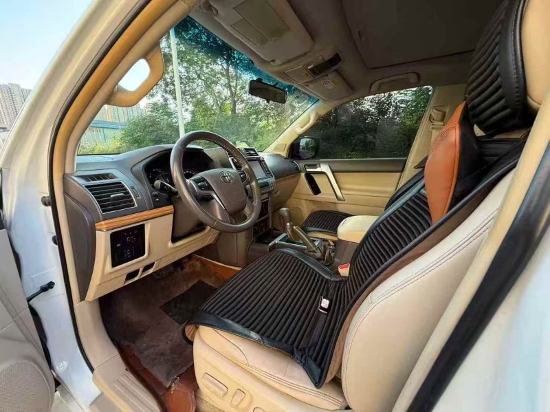 郑州17年丰田普拉多5