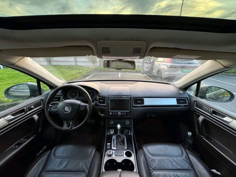 广州16年大众途锐8