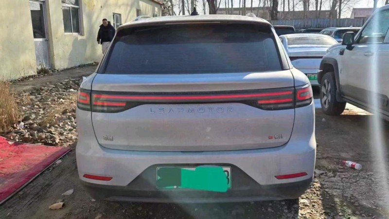 保定23年零跑汽车C112