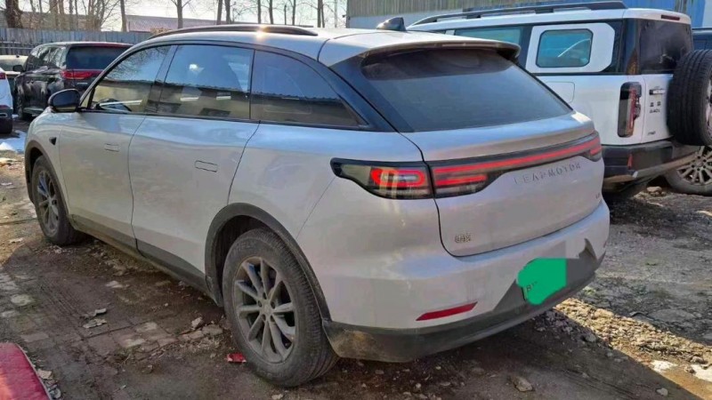 保定23年零跑汽车C114