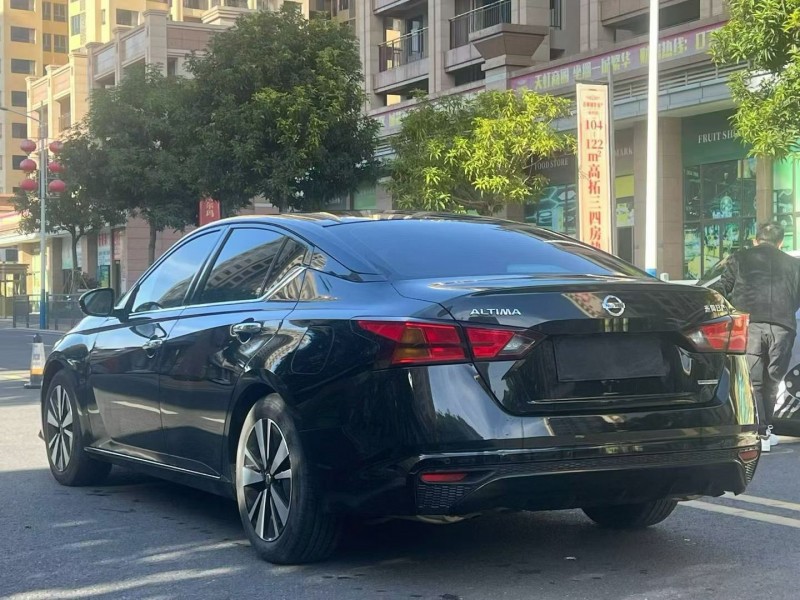 东莞22年日产天籁7