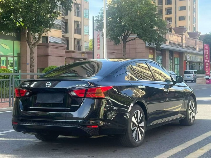 东莞22年日产天籁8