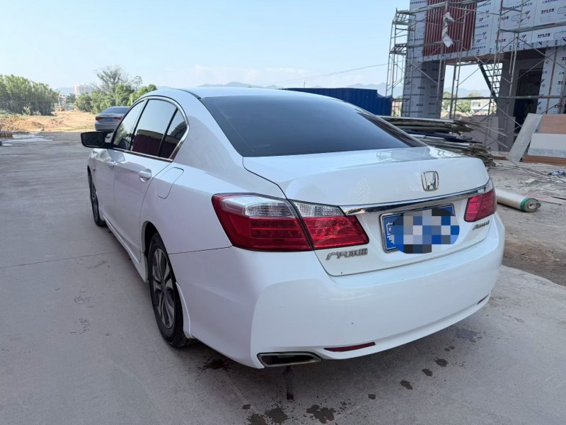 阳江15年本田雅阁5