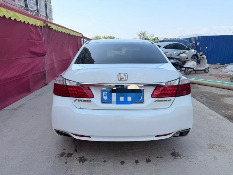 阳江15年本田雅阁6